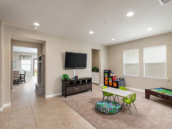 Flex Room/Dining/Play????