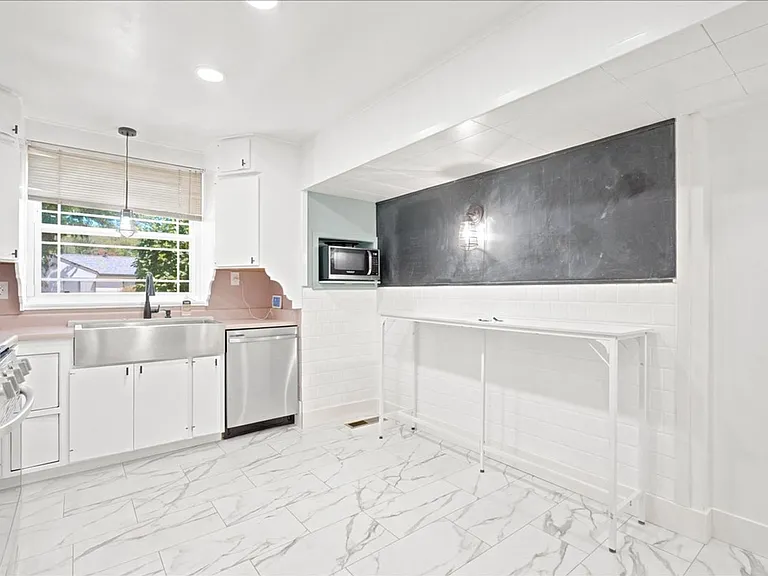 601 Poplar Ave — Photo 7
