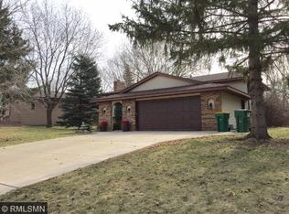 1346 Berry Ridge Rd, Eagan, MN 55123