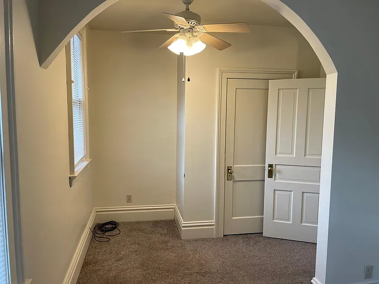 417 Crescent St NE #2 — Photo 16