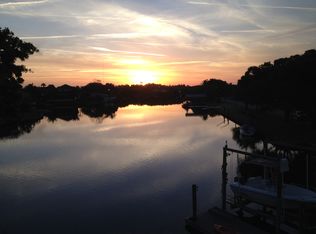 9001 Oak St NE, Saint Petersburg, FL 33702