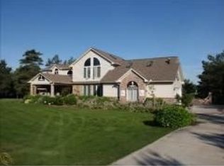 201 Huff Lake Ct, Ortonville, MI