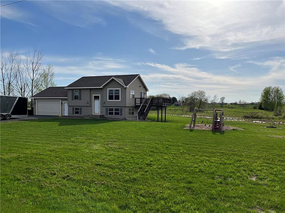 2nd image of 813 Carter Rd