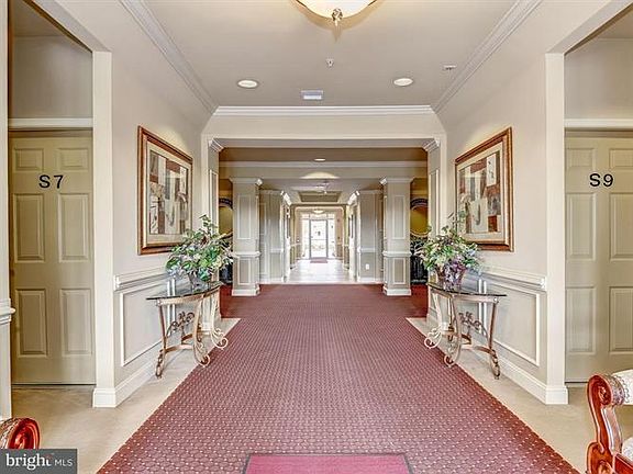 3rd image of 701 Fallsgrove Dr APT 405