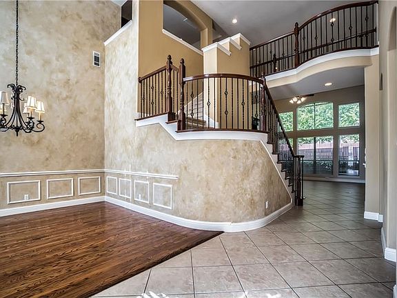 4th image of 5815 Crescent Ln