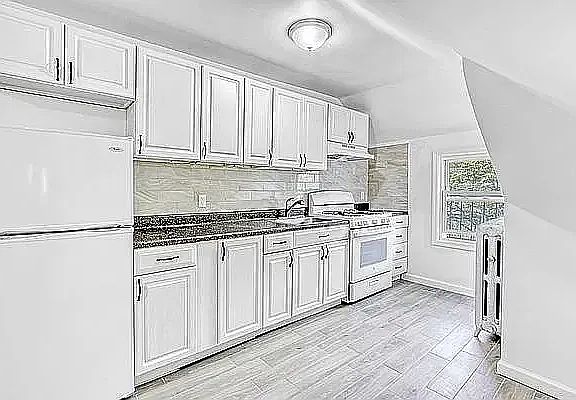 5th image of 457 Stratford Rd #3