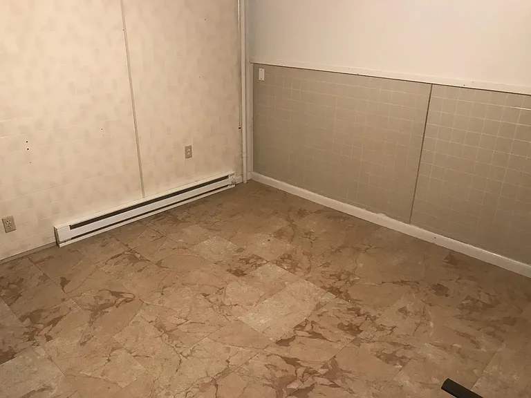 4 Maple Ave — Photo 11