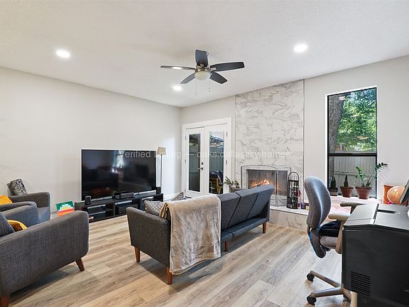 3rd image of 6646 E Lovers Ln APT 504