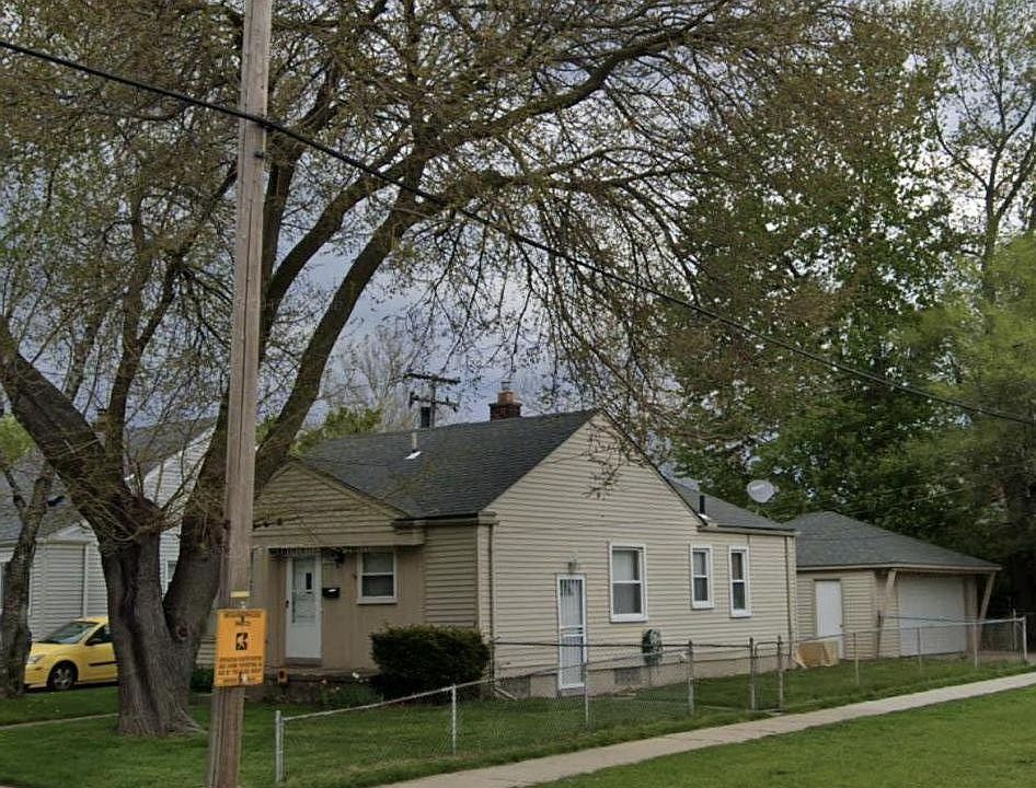 3 bed 1 bath 2 car garage fenced yard