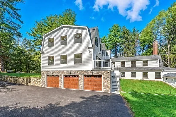 22 Lincoln Rd #B