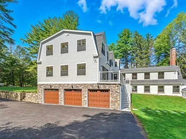 22 Lincoln Rd #B, Lincoln, MA 01773