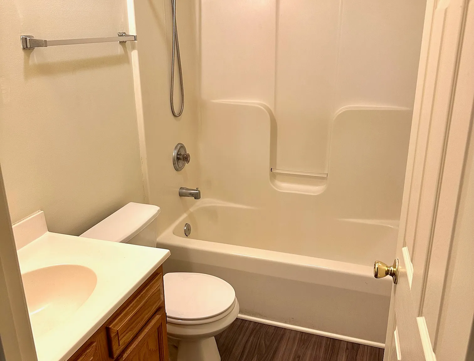 4 bed, 1200 sqft, $1,875 — Photo 3