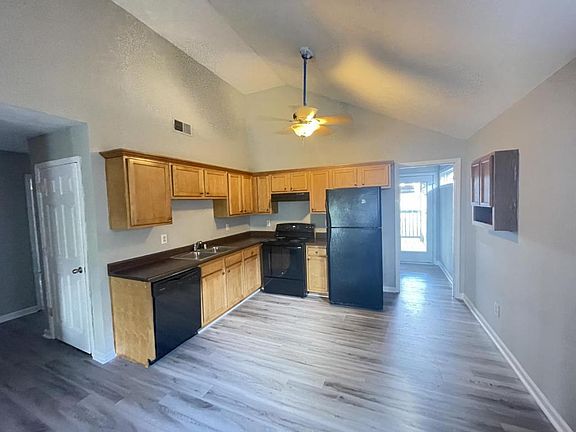 2nd image of 304 Virginia Ln