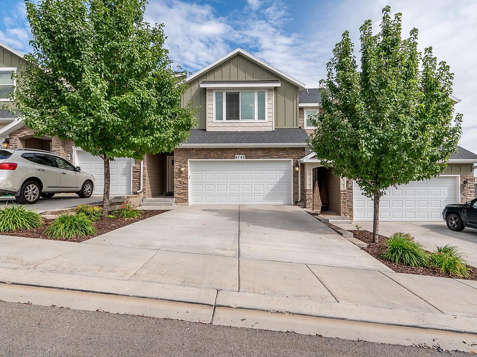 1st image of 4142 N Cresthaven Ln