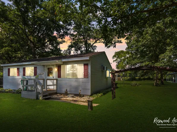 2296 N 15270e Rd, Momence, IL 60954