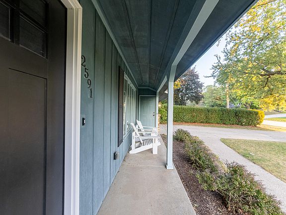 4th image of 2591 Pinesboro Dr NE
