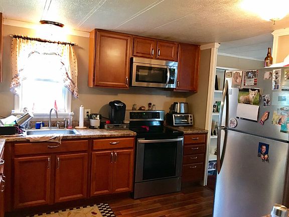 3rd image of 15 Troutbrook Ln