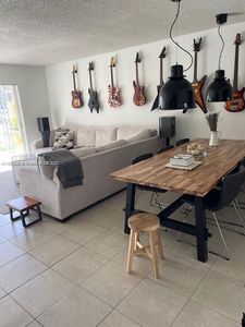 17911 NW 68th Ave APT P102, Hialeah, FL, 33015