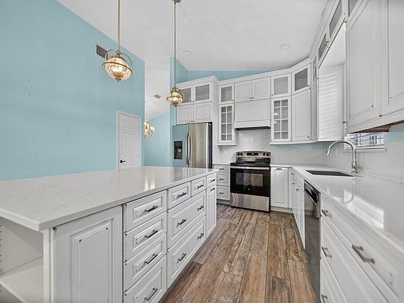 5th image of 1559 SE TIDEWATER Place