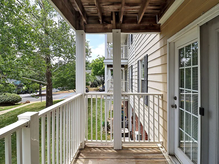 1264 Villa Ln #D — Photo 9