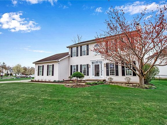 3rd image of 68 Huntingwood Dr