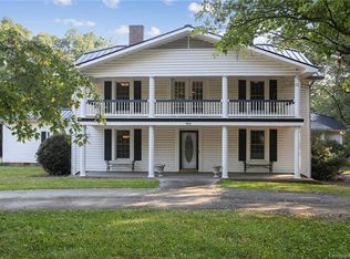 794 E Iredell Ave, Mooresville, NC 28115