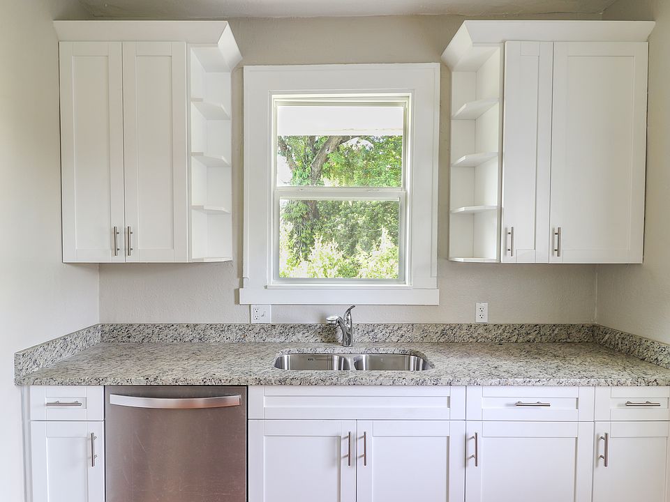 1st image of 2701 N Essex Ct