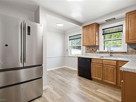 4th image of 4115 Charlton Rd