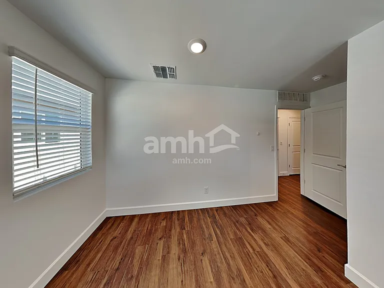 2980 N Vigo Ave — Photo 14