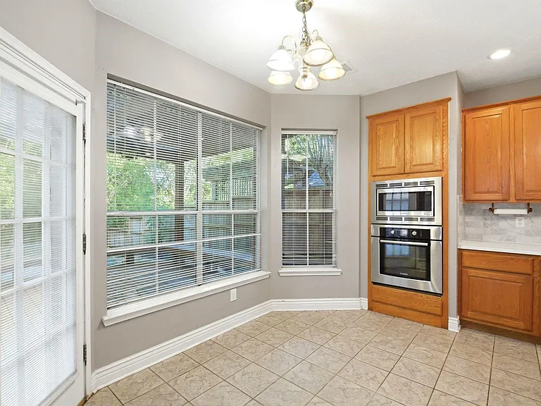 4307 Lakeshore Forest Dr — Photo 19