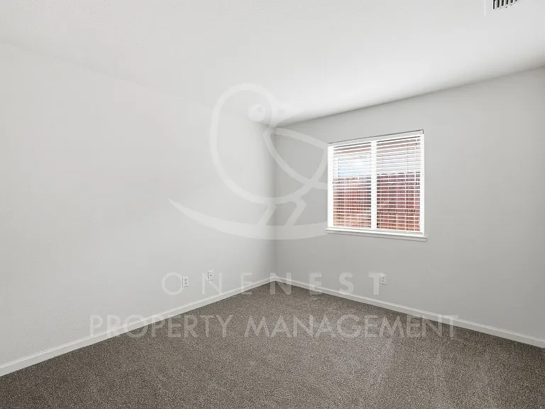 1368 Paddington Way — Photo 18