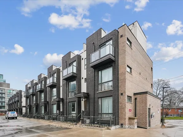 26 Fieldway Rd Unit 46, Toronto, ON M8Z 0E3