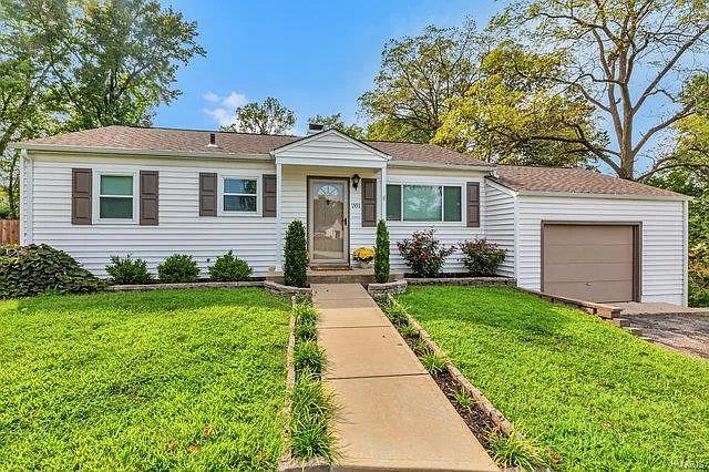 201 Highview Dr photo 1