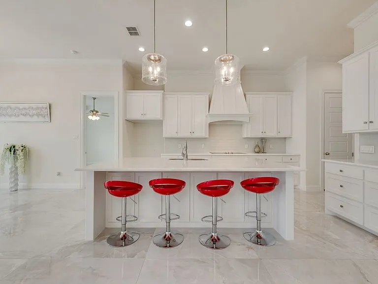 1424 Silent Springs Dr — Photo 12