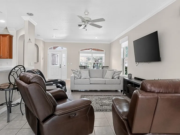 8525 SW 86th Ter — Photo 15