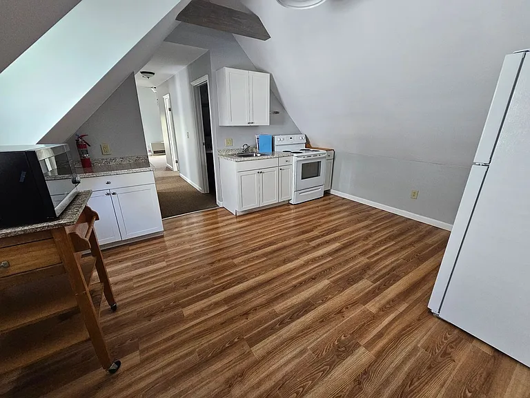 120 North St — Photo 3
