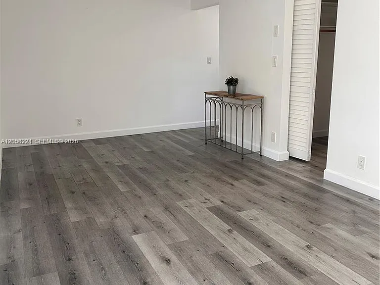 1019 NE 17th Ter #1 — Photo 11