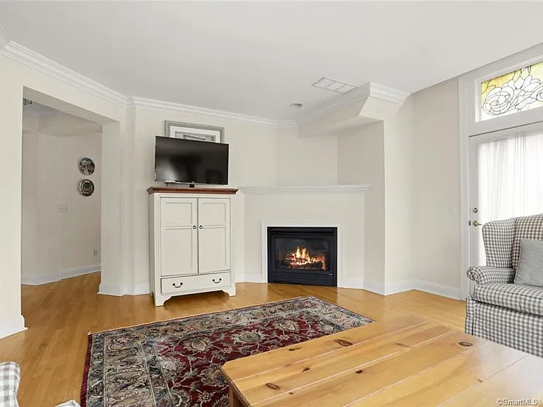 190 Main St — Photo 7