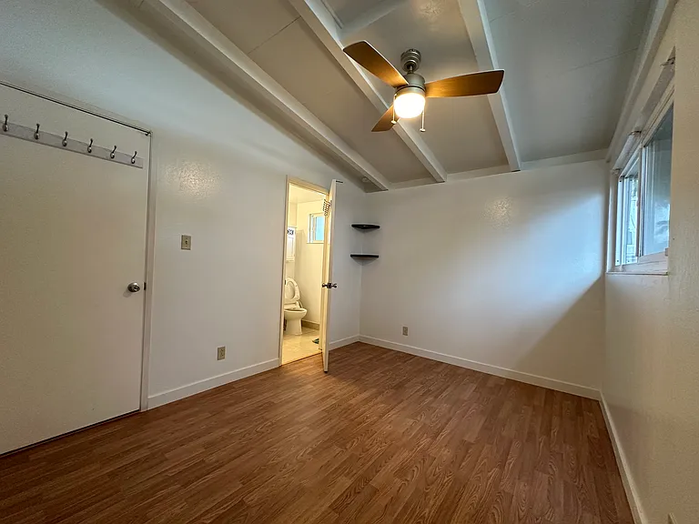 868 Lakehaven Dr — Photo 9