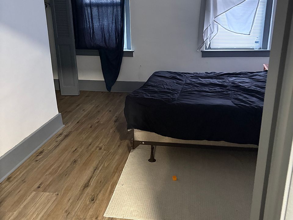 2nd image of 12000 Joseph Campau St #4