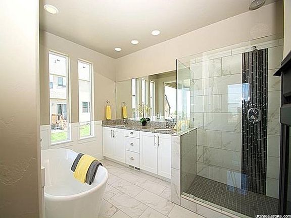 4th image of 73 E Catamaran Way