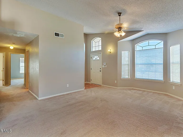 1417 Plaza Verde Dr — Photo 6