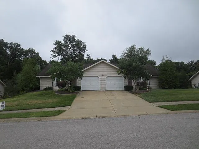 2 bed, 1048 sqft, $1,100 — Photo 1