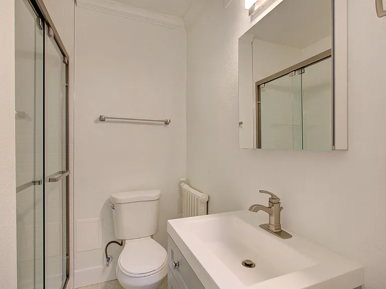 1035 N Pearl St — Photo 9