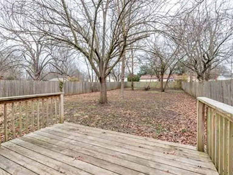 1638 E Madison St — Photo 12