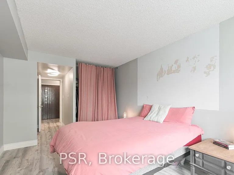 280 Simcoe St #1402 — Photo 16