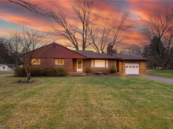 634 Longmere Dr, Kent, OH 44240