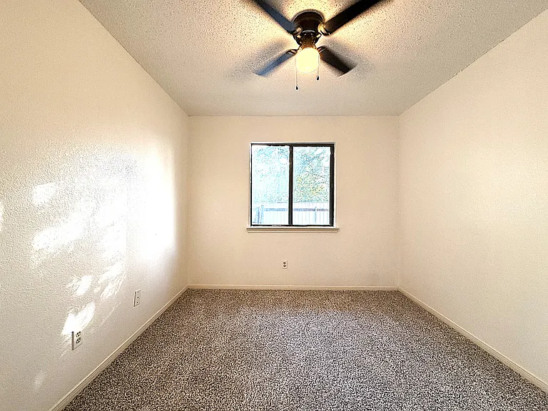 3203 Honeysuckle Dr — Photo 16