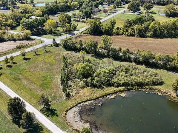 1 E Pink Hill Rd E #A, Grain Valley, MO 64029