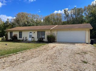 1878 Pond Dr, Springfield, OH 45505